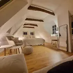Lichtdurchflutete Dachgeschosswohnung Mit Charme *