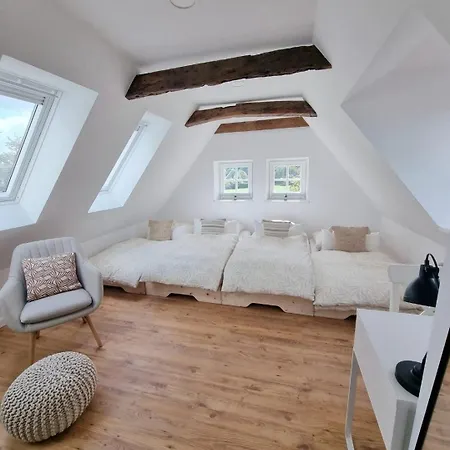 Lichtdurchflutete Dachgeschosswohnung Mit Charme 아파트 *