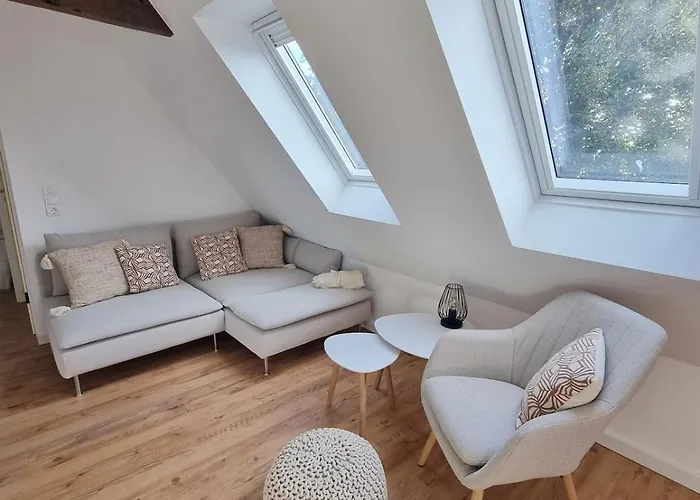 Апартаменты Lichtdurchflutete Dachgeschosswohnung Mit Charme *