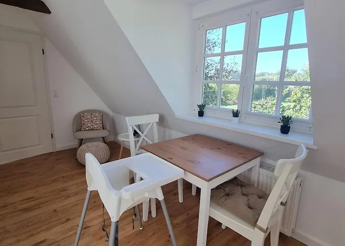 Апартаменты Lichtdurchflutete Dachgeschosswohnung Mit Charme Goldenstedt