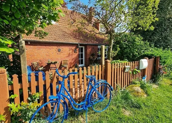 Апартаменты Lichtdurchflutete Dachgeschosswohnung Mit Charme *